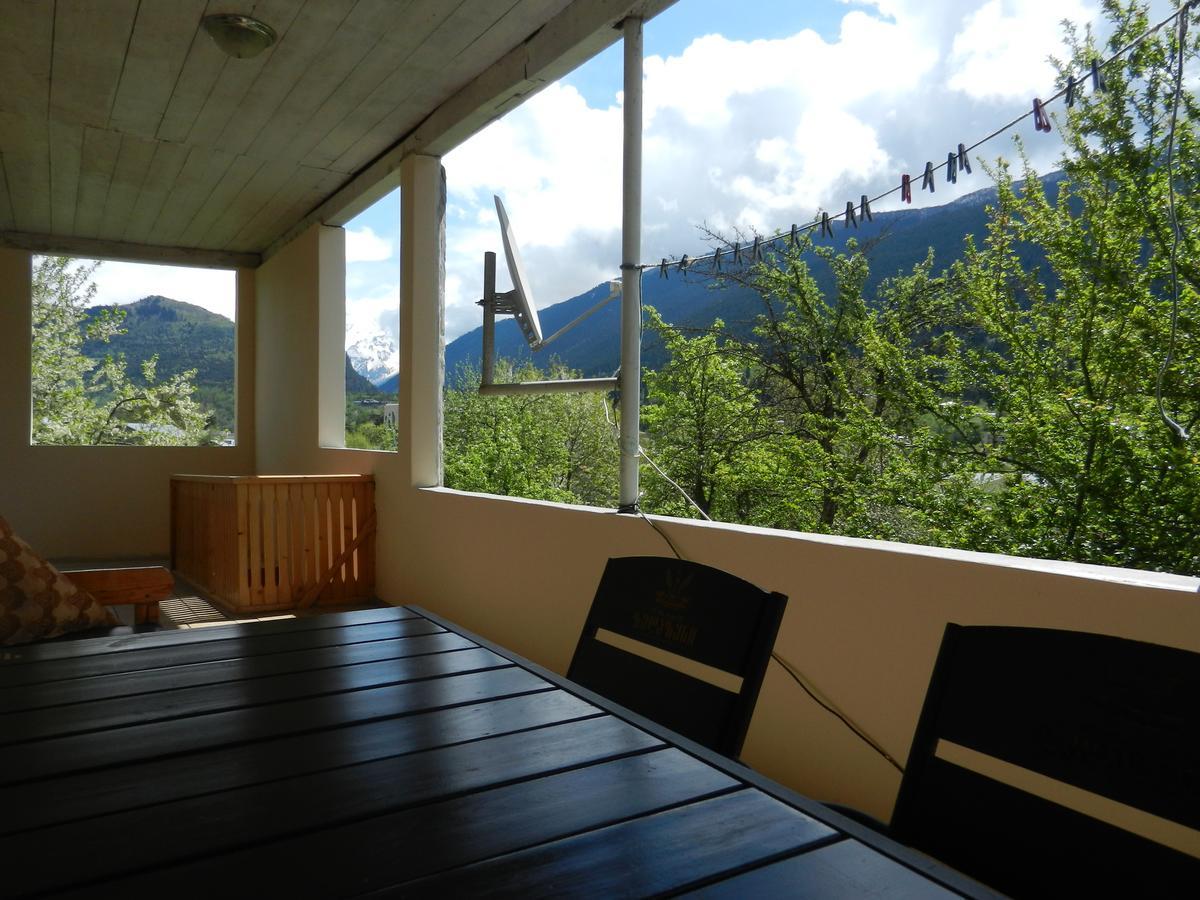 Guest House Katia Mestia Exteriér fotografie