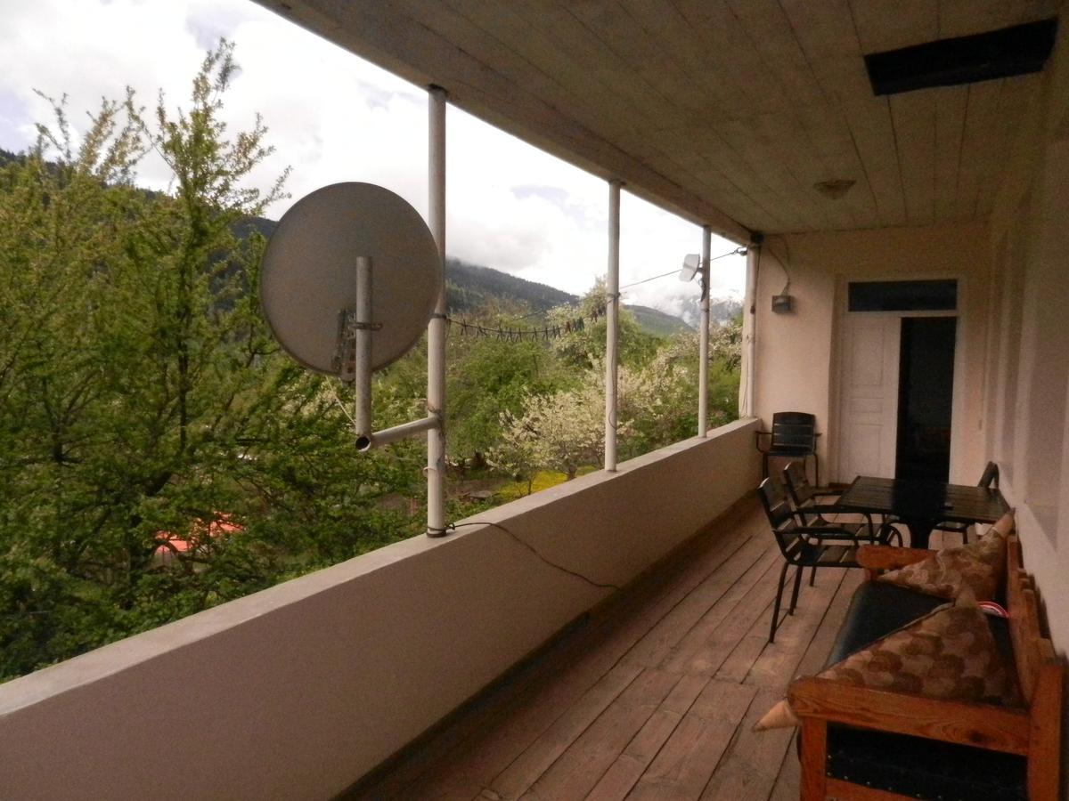 Guest House Katia Mestia Exteriér fotografie